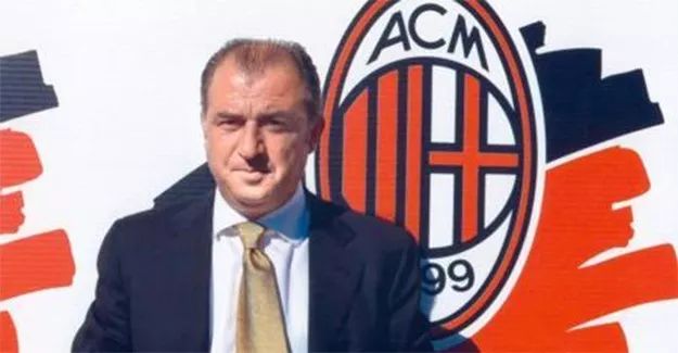  AC米兰重启贝卢斯科尼纪念计划 雕像选址引争议  